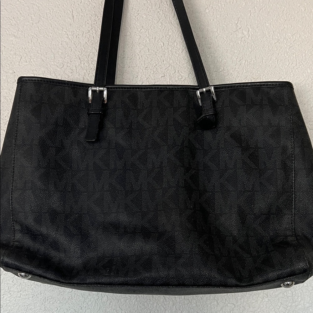 Michael Kors Black MK Logo jet set Tote this is a gorgeous bag - Picture 4 of 8